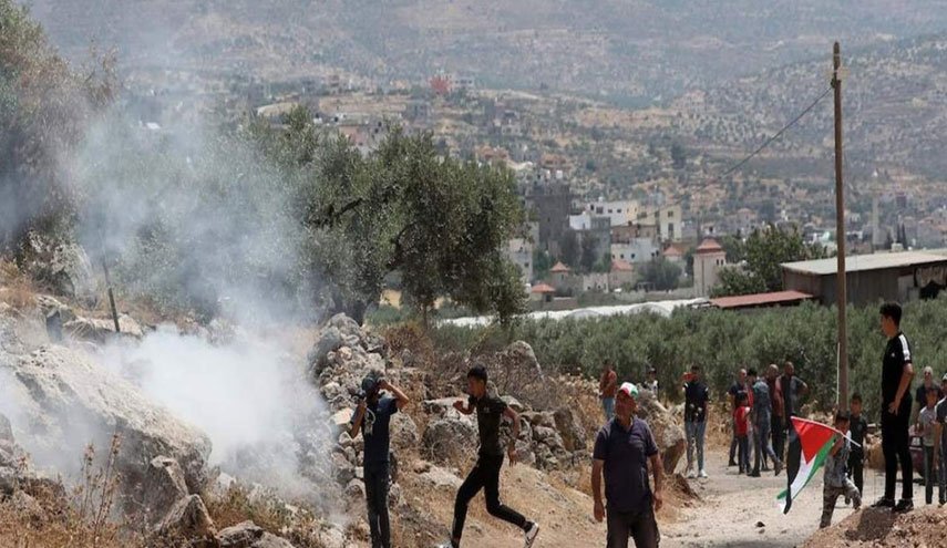 إصـــــابة خطيرة لشاب فلسطيني خلال مواجهات في مخيم الدهيشة