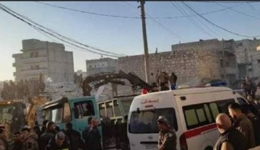 سوريا.. انهيار مبنى سكني في مدينة حلب 