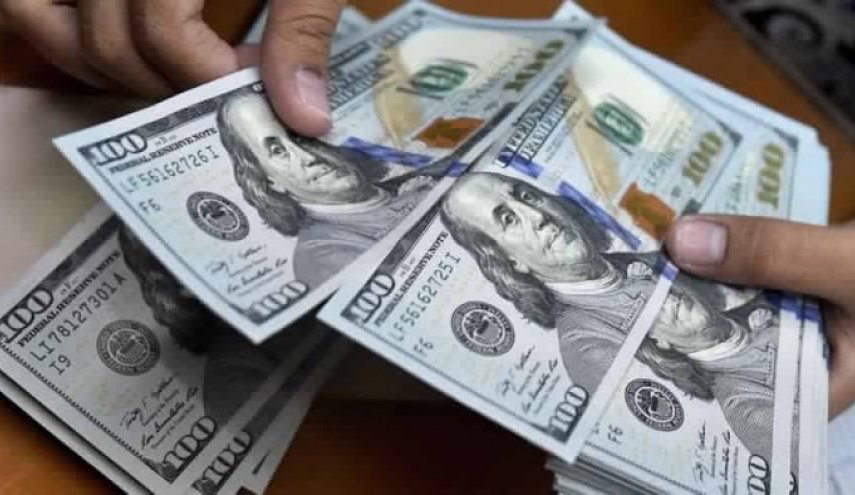 اميركا استخدمت الدولار كسلاح لدفع الحكومة العراقية نحو السير بمسارها
