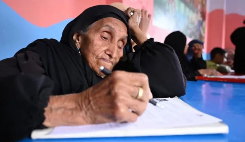 بعقدها التاسع.. مسنة مصرية تحقق حلم العمر
