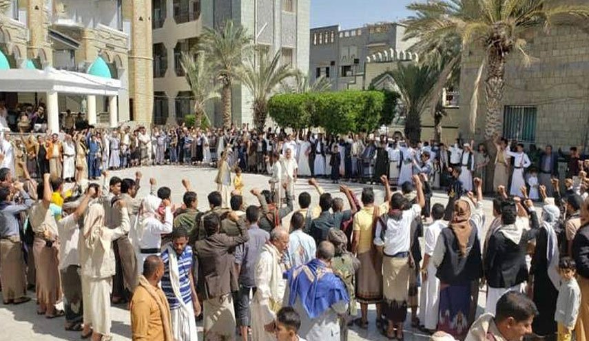 الحديدة.. وقفات استنكارا لحرق نسخ من القرآن الكريم في السويد وهولندا