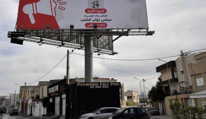 مراكز مراقبة الانتخابات في تونس: إقبال ضعيف بالساعات الأولى وتسجيل إخلالات