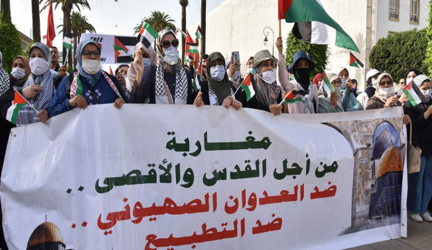 مغاربة يتظاهرون بالرباط للتضامن مع فلسطين والتنديد بالتطبيع