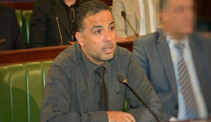 تونس..القضاء العسكري يصدر بطاقة إيداع بالسجن ضد المعارض 'سيف الدين مخلوف'