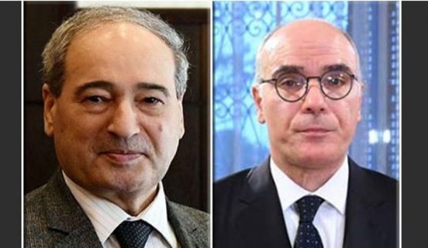 وزير الخارجية التونسي یجري اتصالا مع نظيره السوري
