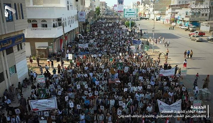 مسيرة جماهيرية حاشدة وفاء للشهيد الصماد وتحذيرا للعدوان بالحديدة