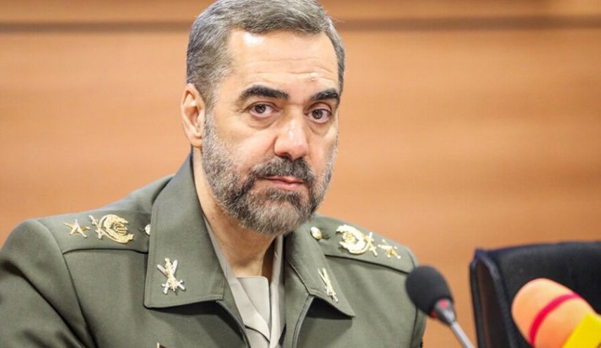 وزير الدفاع الايراني: مستعدون لتزويد العراق بخبراتنا العسكرية ليصل الى الاكتفاء الذاتي