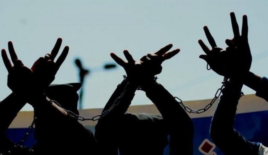 الأسرى يواصلون عصيانهم لليوم الـ17 والاحتلال يفرض عقوبات جديدة