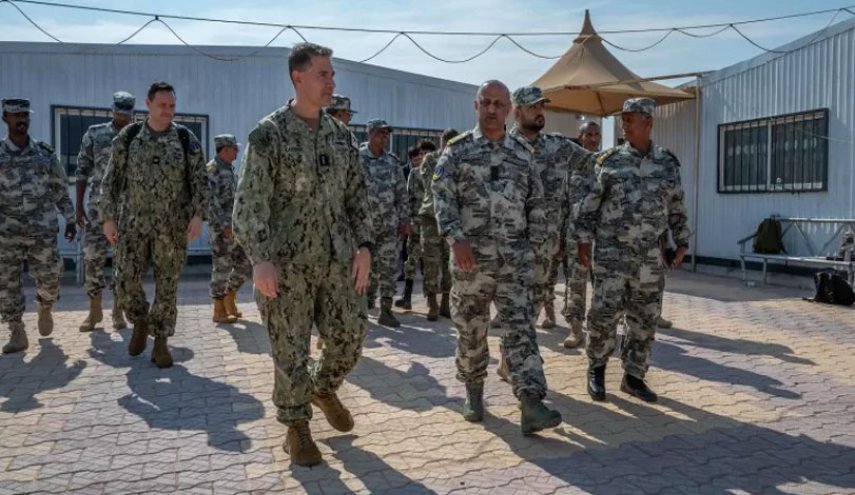 علماء اليمن يدينون زيارة قائد الأسطول الأمريكي الخامس للمهرة