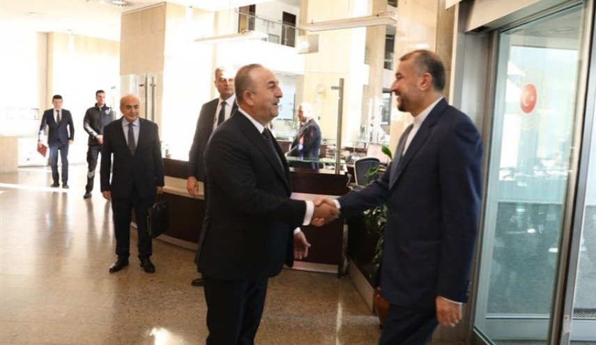 وزير الخارجية الإيراني يلتقي نظيره التركي