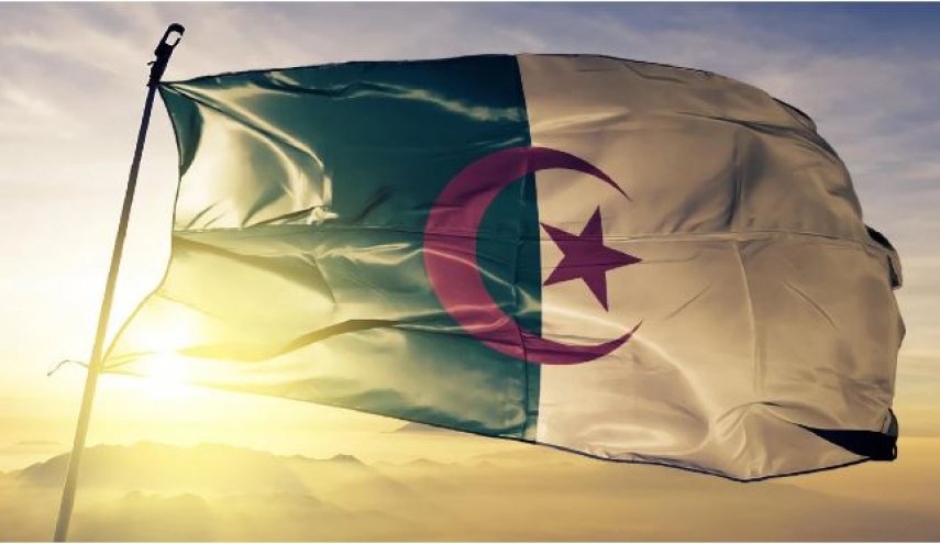  بلد المليون ونصف شهيد يحيي الذكرى الـ61 لعيد النصر 