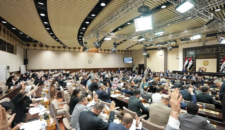 نواب العراق يحدد موعد انتخابات مجالس المحافظات ويصوت على مادتين لقانون الانتخابات