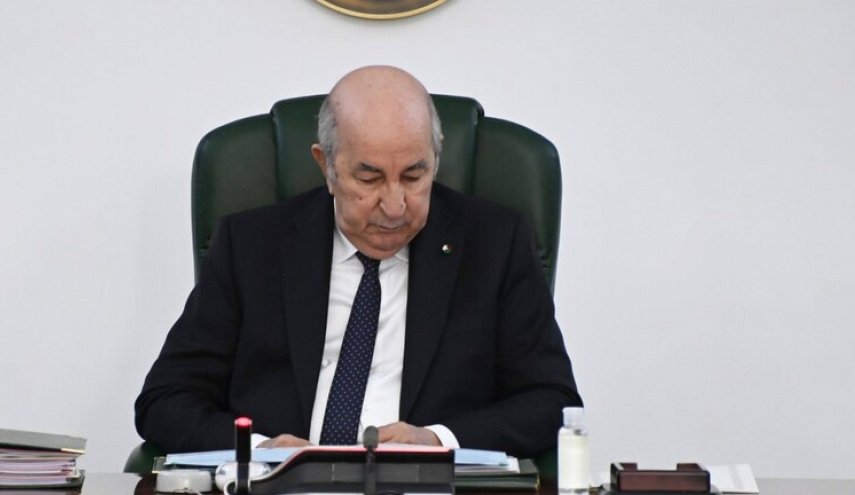 الجزائر تعيد سفيرها لفرنسا بعد خلاف بين البلدين