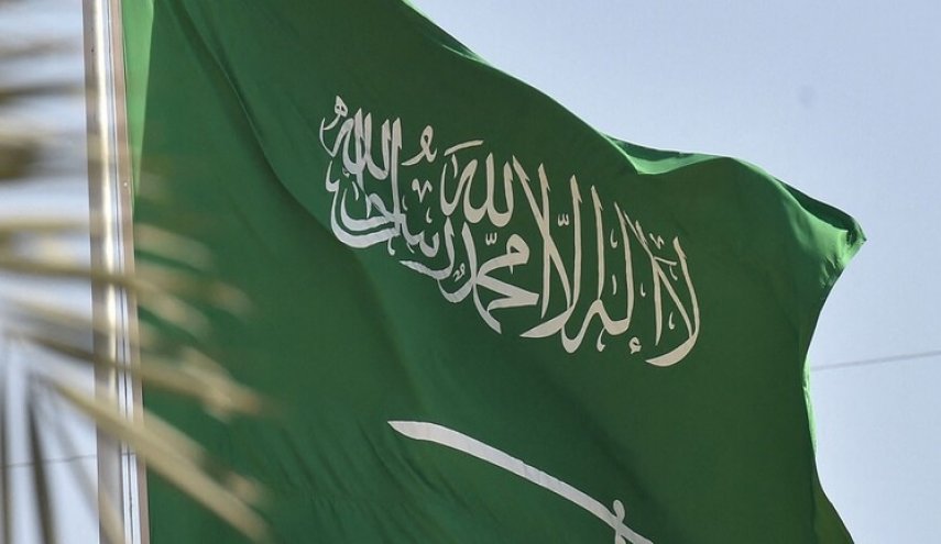 سفارة السعودية بفرنسا توصي السعوديين بالابتعاد عن مواقع الاحتجاجات