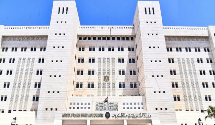 سورية تدين الاعتداء الأمیركي على مناطق في دير الزور 