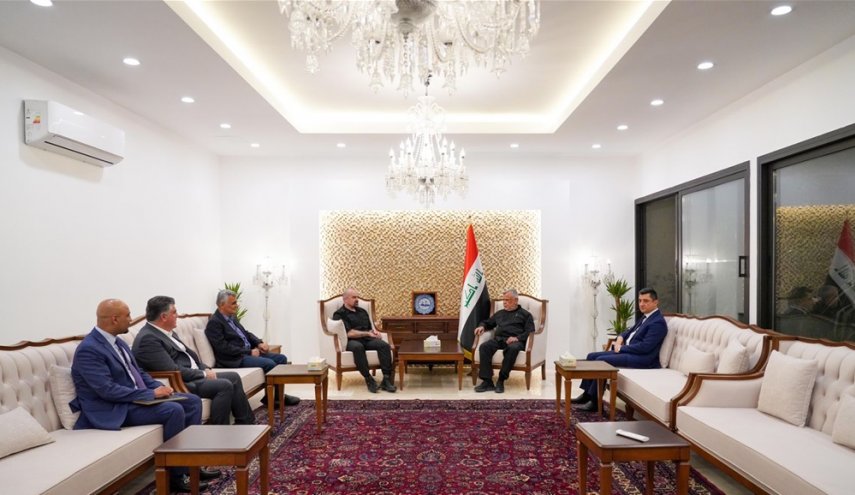 العامري وطالباني يبحثان انهاء الخلافات بين العراق ومنطقة كردستان