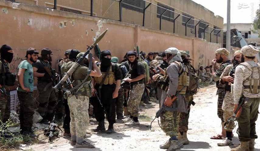 إرهابيو النصرة والتركستاني يظهرون في ادلب 