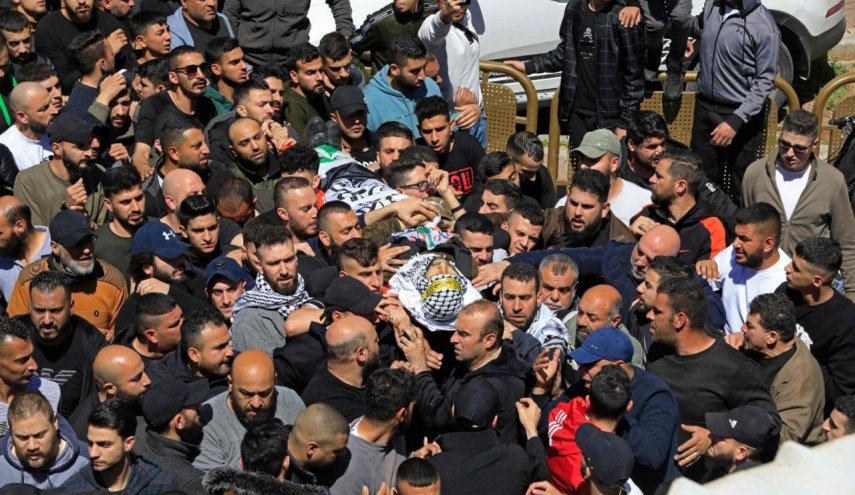 في مشهد مهيب.. نابلس تزف شهدائها إلى مثواهما الأخير