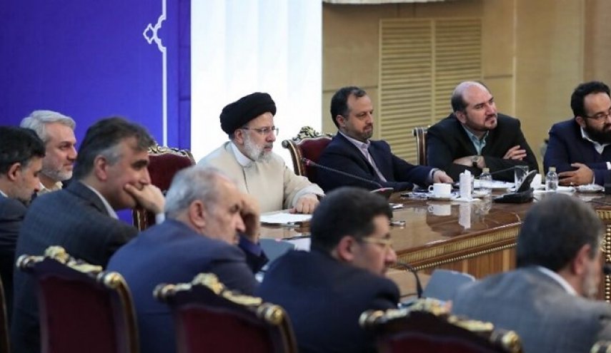 رئيس الجمهورية يجتمع بمجموعة من المنتجين ورواد الاعمال