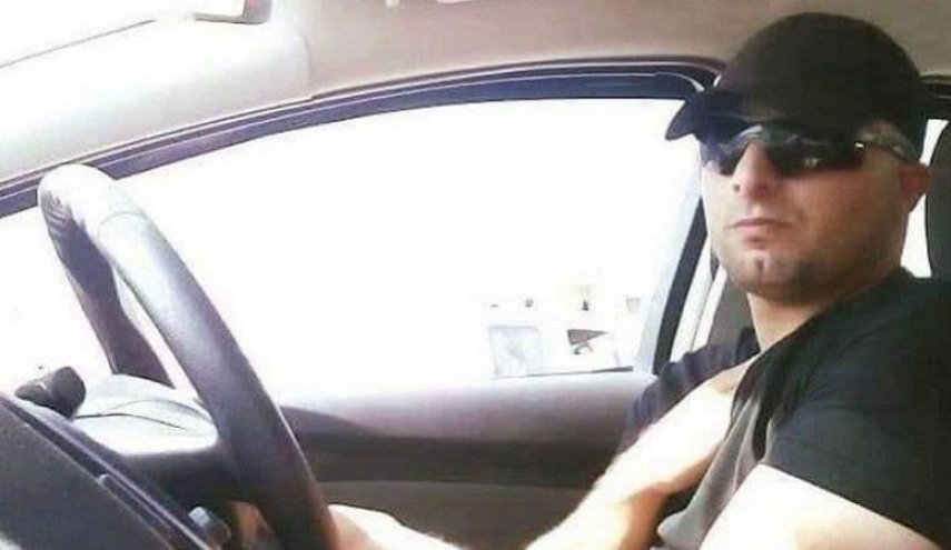 قوات الاحتلال تعتقل الصحافي والأسير المحرر الفلسطيني 'محمد بدر' من منزله