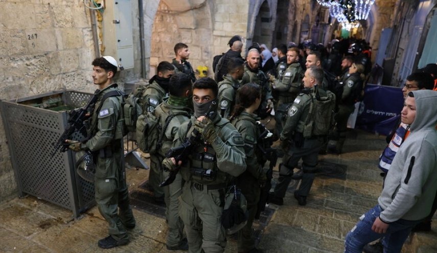 مستوطن يطلق النار على فتى فلسطيني في القدس المحتلة