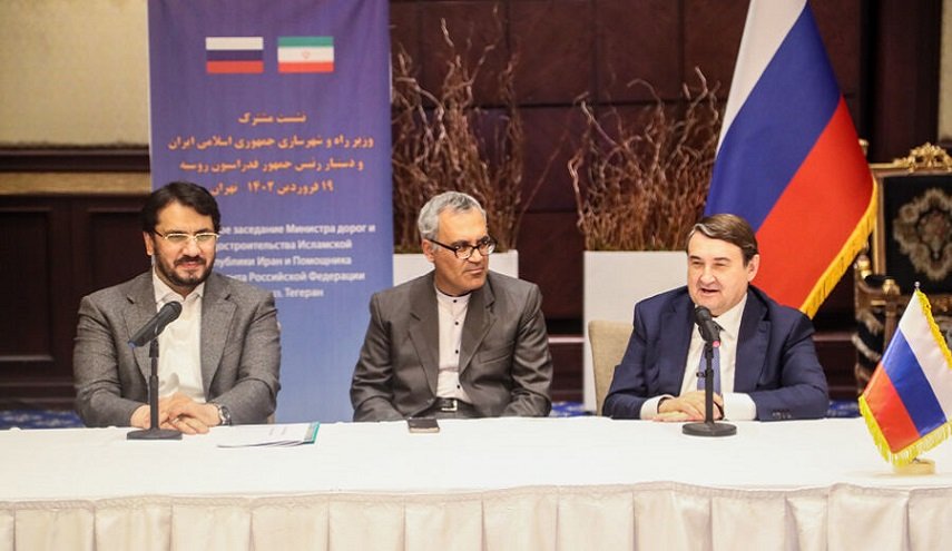 إيران وروسيا تناقشان زيادة عبور البضائع في بحر قزوين