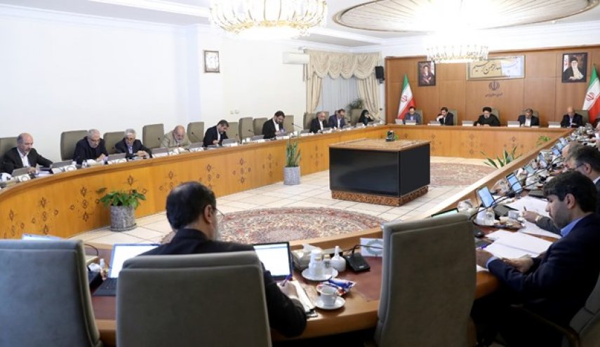 میرکاظمی و ساداتی نژاد از تیم دولت کنار رفتند