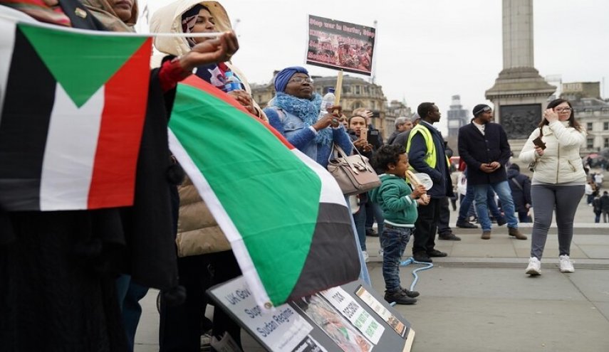 فرنسا تدعو إلى وقف الاشتباكات في السودان