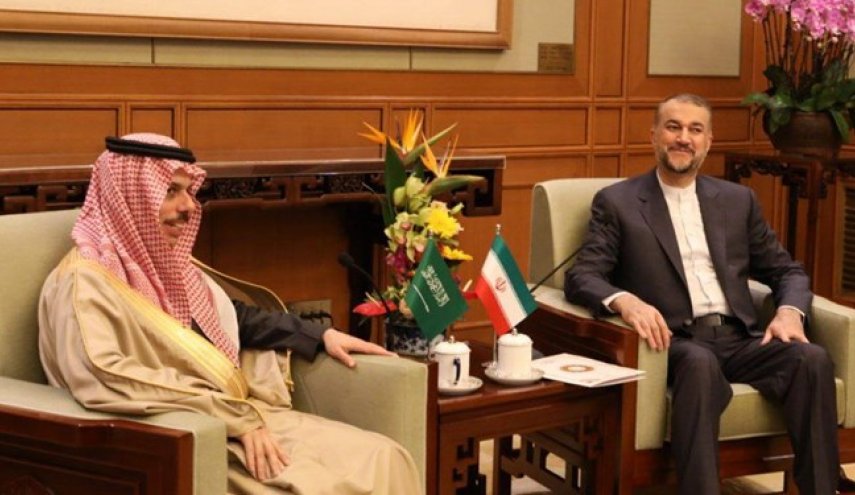 مكالمة هاتفية بين وزير الخارجية السعودي ونظيره الإيراني... هذا ما بحثاه