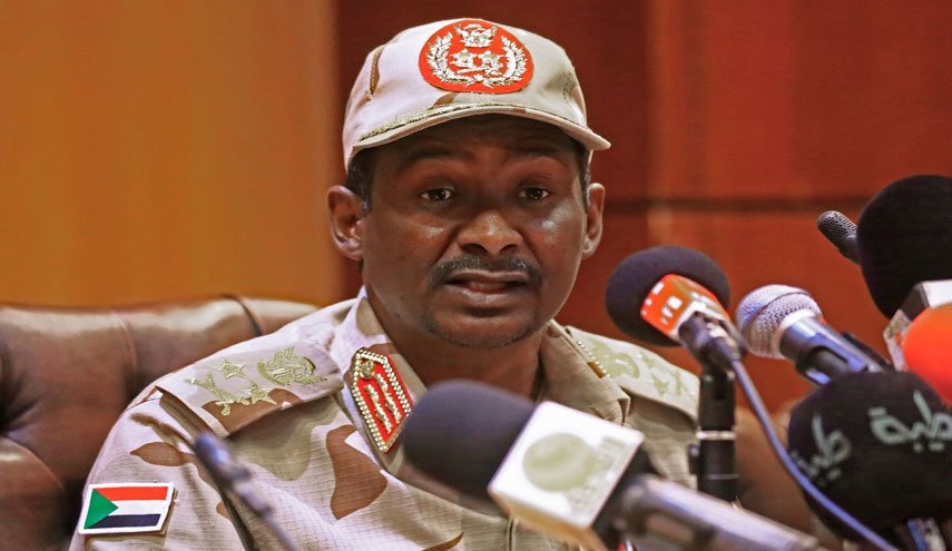 حميدتي يبحث مع غوتيريش الوضع في السودان


