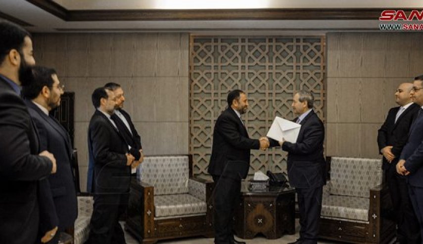المقداد يتسلم نسخة أوراق اعتماد السفير الإيراني الجديد لدى دمشق