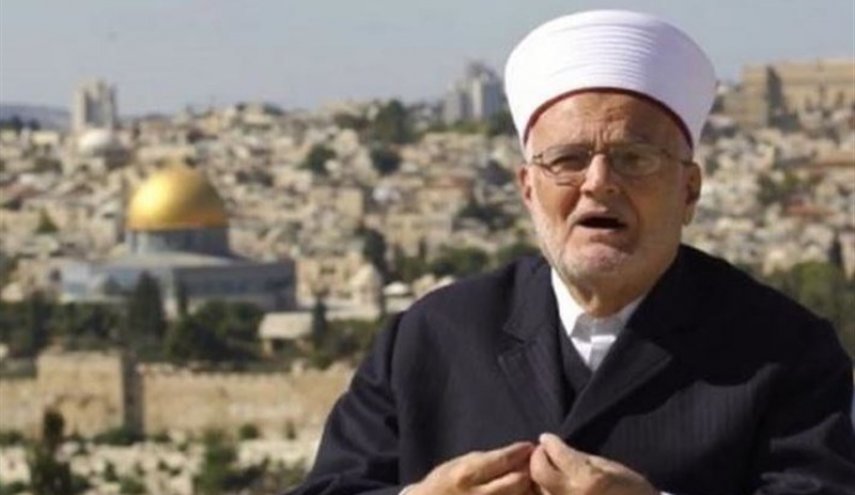الشيخ عكرمة: ما حدث بمصلى باب الرحمة يتعارض مع القوانين الدولية