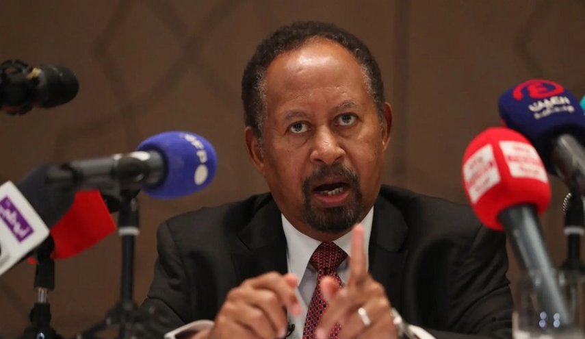 حمدوك يحذر من اندلاع حرب أهلية في السودان 
