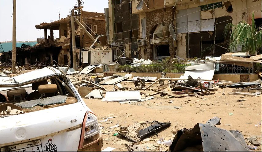  تصاعد أعمدة الدخان بكثافة بعد دوي انفجارات في الخرطوم بحري