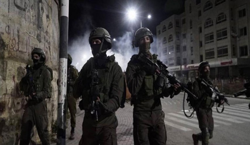 قوات الاحتلال تشن حملة اعتقالات بالضفة والقدس



