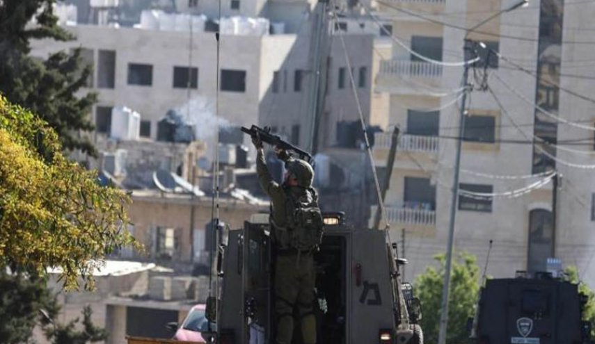 الاحتلال يحاصر منزلا في البلدة القديمة بنابلس
