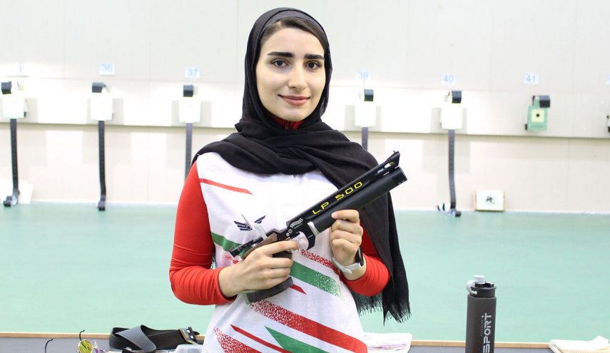 ايرانية تفوز بأول ميدالية عالمية لإيران في الرماية للسيدات في باكو