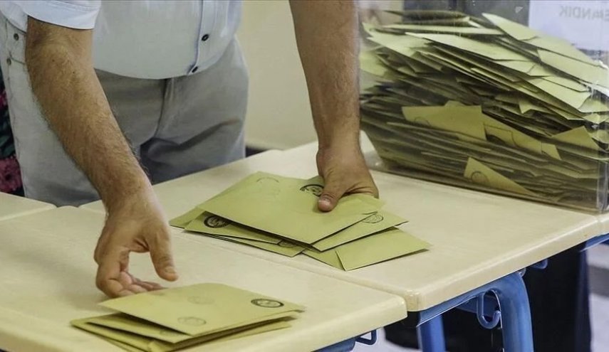 إغلاق صناديق الاقتراع وبدء فرز الأصوات في تركيا 
