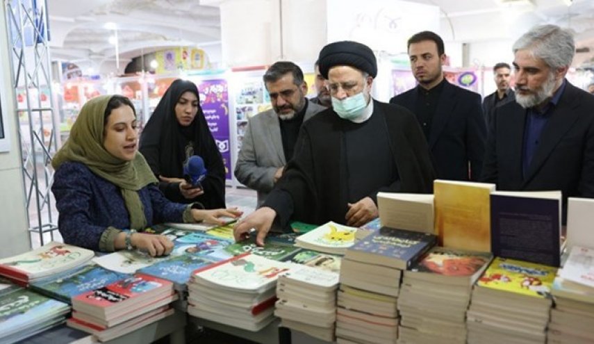 رئيس الجمهورية: الكتب يجب أن تكون رخيصة ومتاحة بسهولة للجميع
