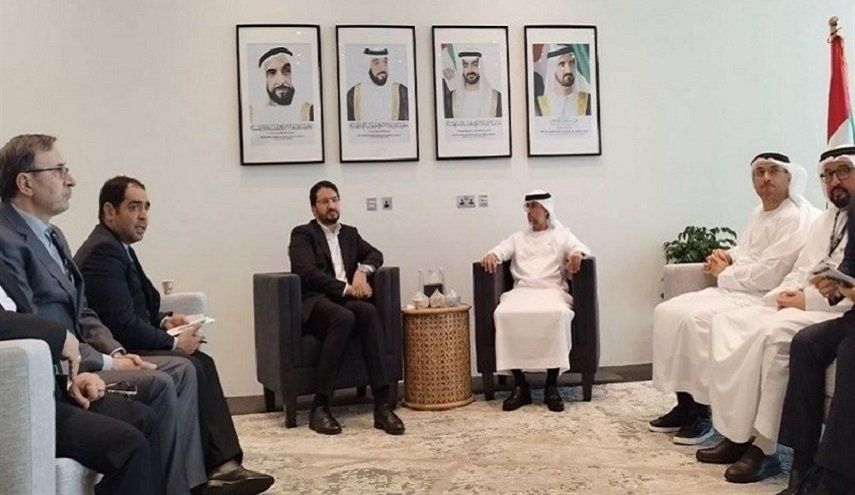 وزير الطرق الايراني يجري مباحثات مع مسؤولين اماراتيين