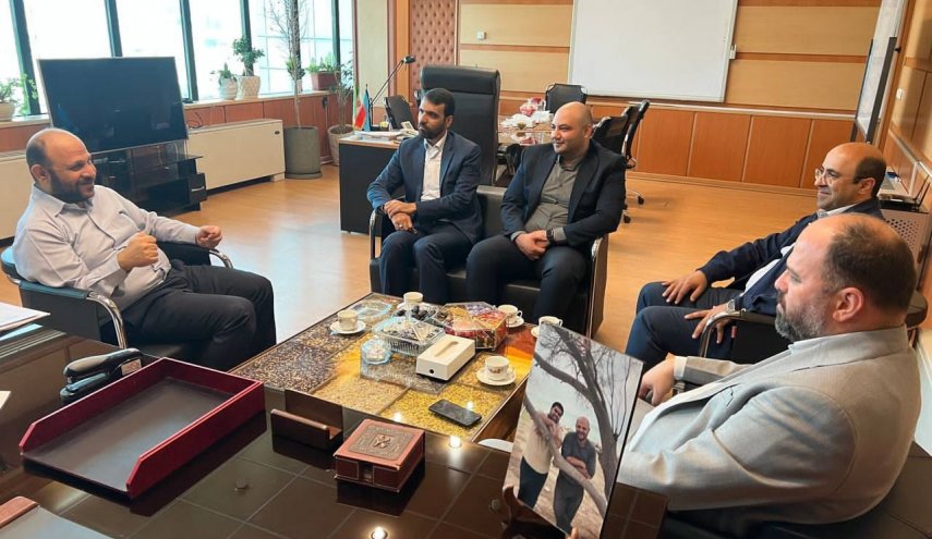 تنها وظیفه شرکت تعاونی مشاغل سیار خدمت به قشر ضعیف جامعه می‌باشد