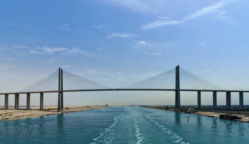 مصر تدعو الصين للاستثمار في قناة السويس
