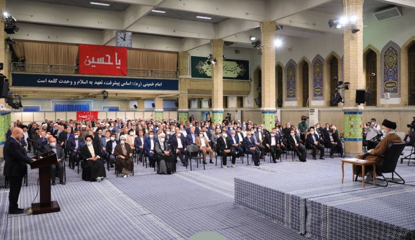 قائد الثورة : قانون العمل الاستراتيجي أنقذ البلاد من الشرود في القضية النووية 
