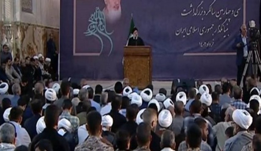رئيسي: الثورة الإسلامية هي أحد العوامل المهمة في تشكيل النظام العالمي الجديد