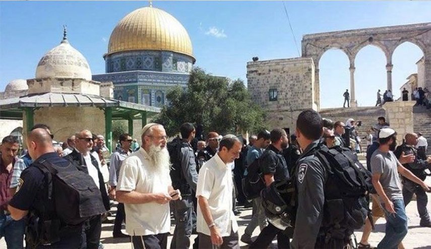 بحماية شرطة الاحتلال.. عشرات المستوطنين يقتحمون 'الأقصى'