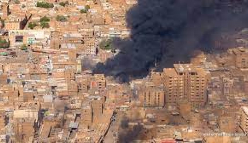 حريق ’هائل’ قرب السفارة السعودية لدي السودان واستنكار سعودي