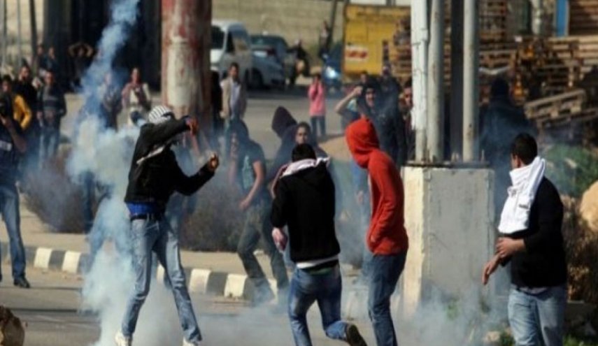إصابات بمواجهات مع الاحتلال والمستوطنين في الضفة المحتلة

