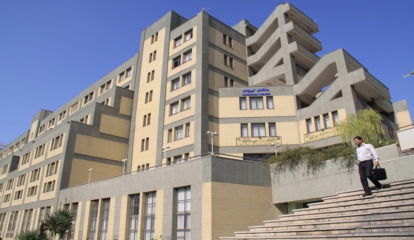 فتح باب التعليم في جامعة 'أمير كبير' الصناعية في إيران للطلاب الأجانب
