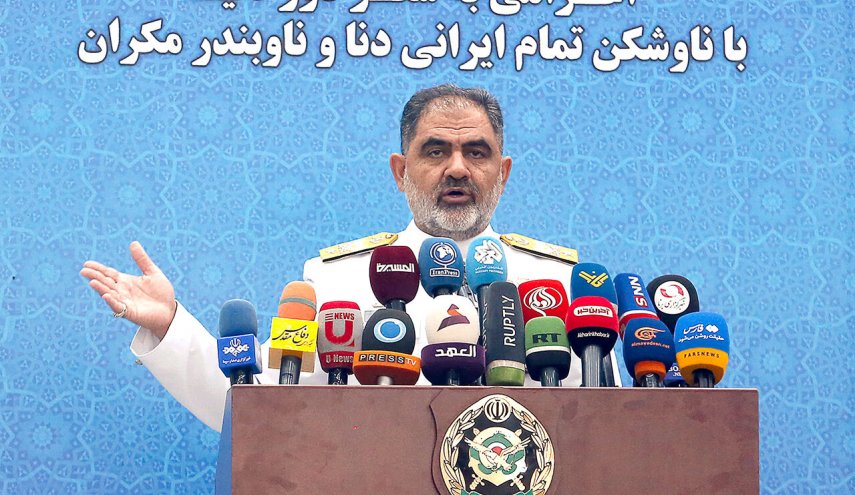 الادميرال ايراني: للبحرية الايرانية سیکون تواجد مختلف على الساحات 