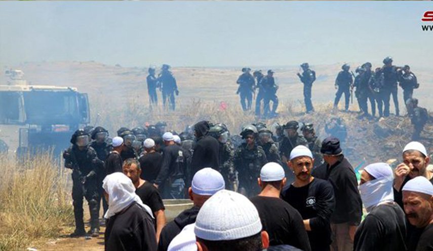 أهالي الجولان السوري يتصدون للاحتلال الإسرائيلي ویرفضون إقامة مشروع مراوح الطاقة